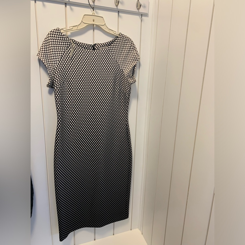 💙2/$10 Elegant Black and White Ombré Polka Dot Dress Size 10